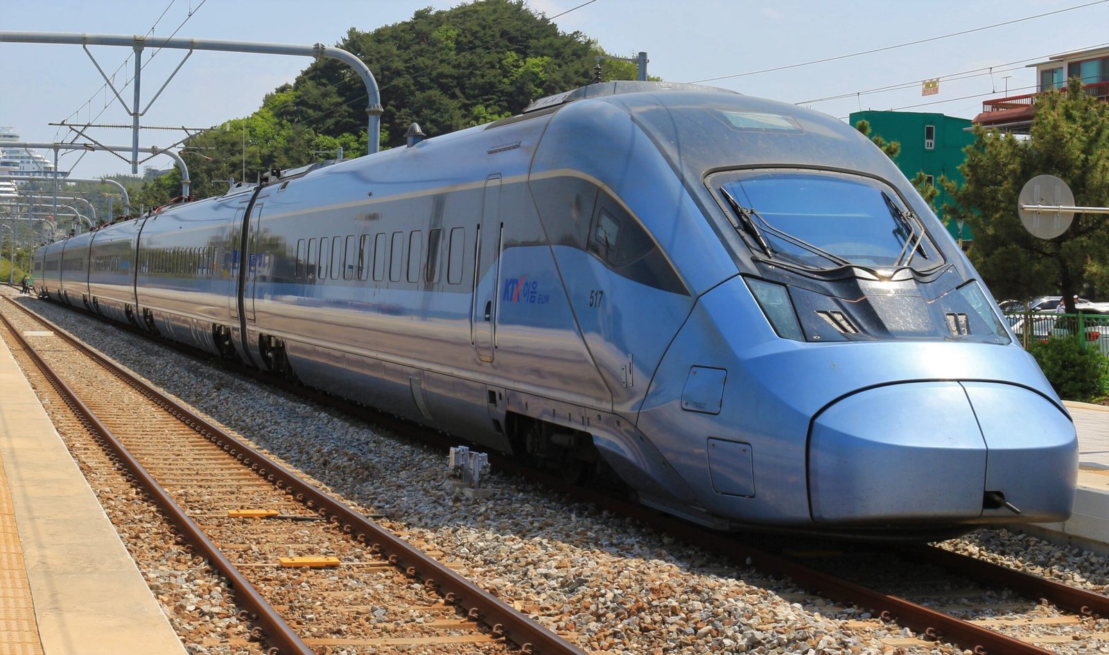 A KTX-Eum train at Jeongdongjin Station in April 2023